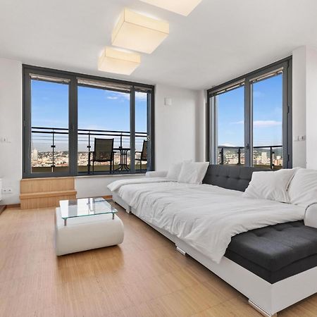 Sky Apartman In Bratislava - With 2 Parking Places Eksteriør bilde