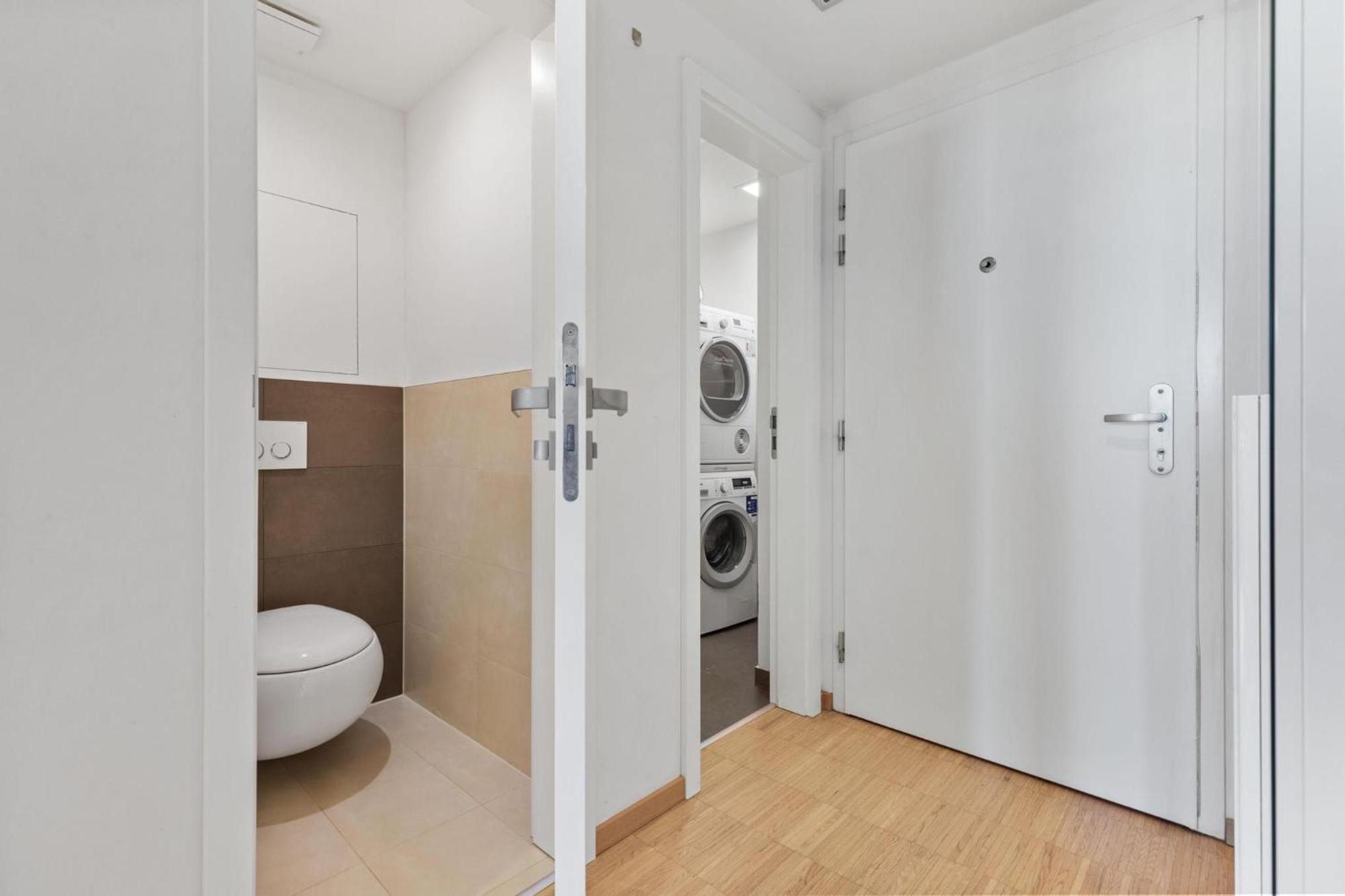 Sky Apartman In Bratislava - With 2 Parking Places Eksteriør bilde