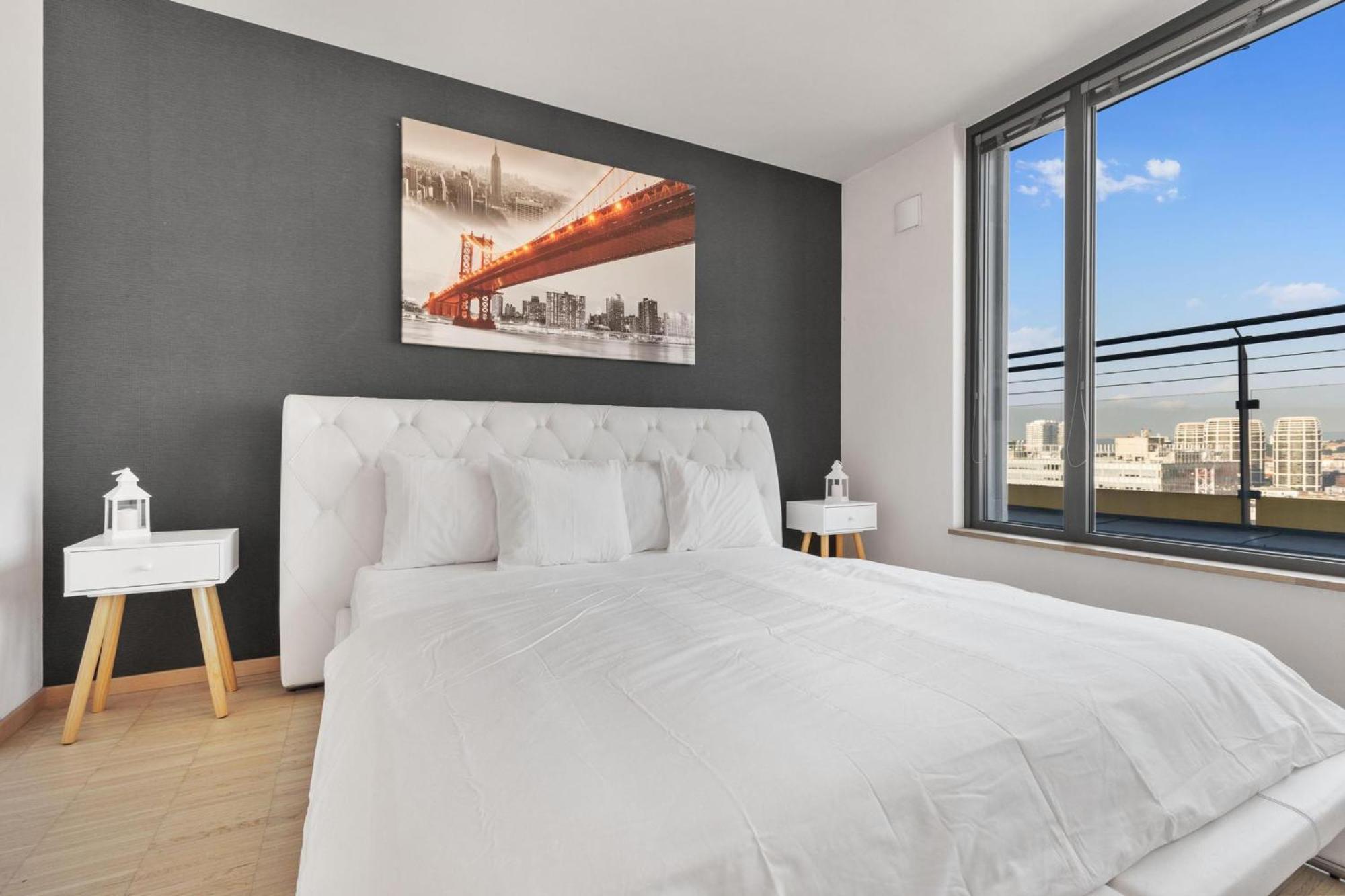 Sky Apartman In Bratislava - With 2 Parking Places Eksteriør bilde