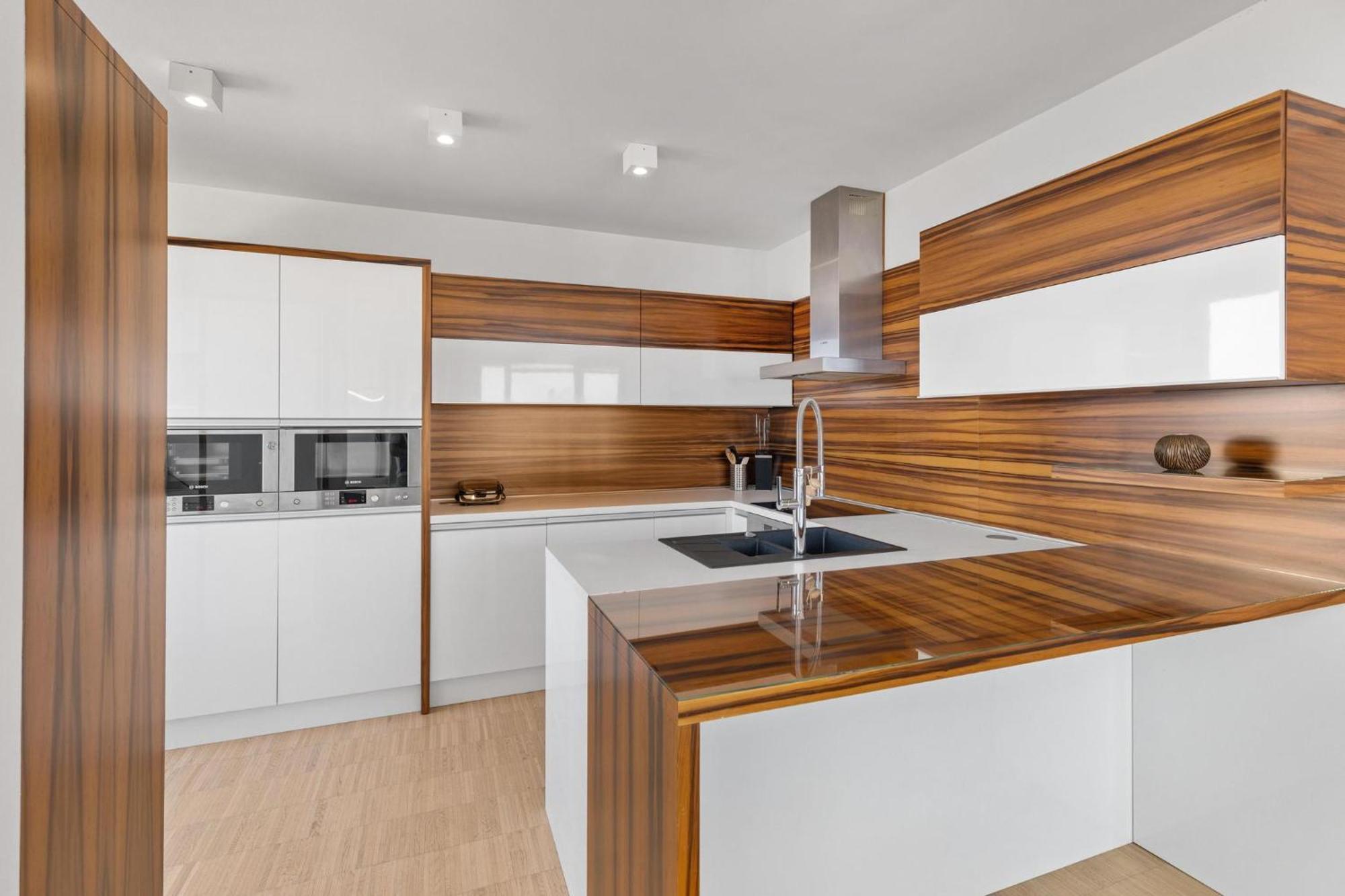 Sky Apartman In Bratislava - With 2 Parking Places Eksteriør bilde