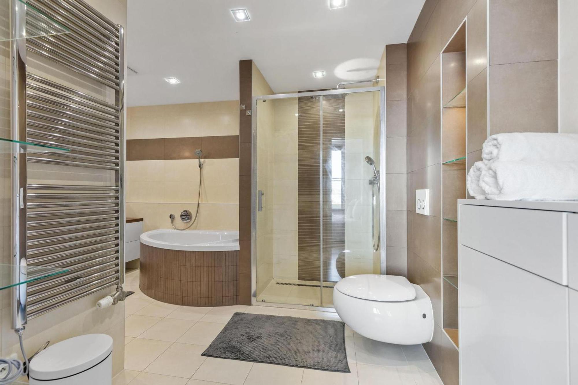 Sky Apartman In Bratislava - With 2 Parking Places Eksteriør bilde