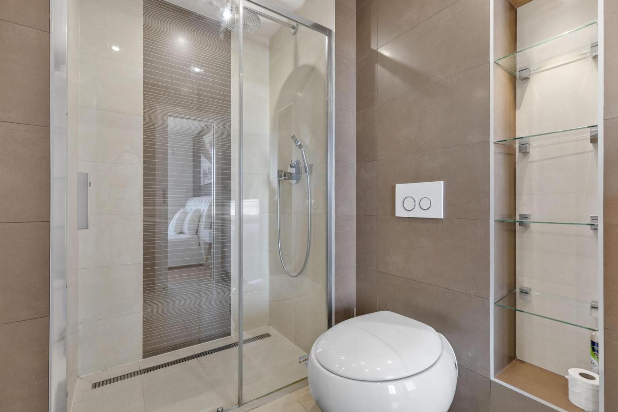 Sky Apartman In Bratislava - With 2 Parking Places Eksteriør bilde